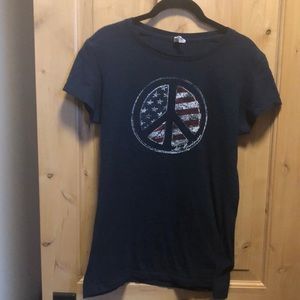 Mt Rushmore peace sign women’s tee shirt